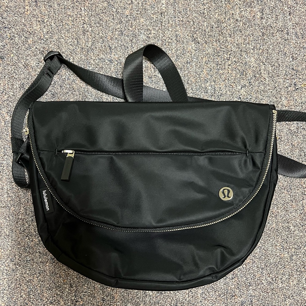 Lululemon All night Festival Bag